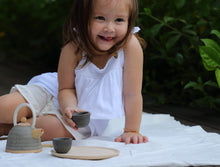Load image into Gallery viewer, Classic Tea Set