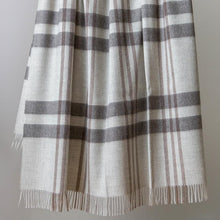 Load image into Gallery viewer, Alpaca Wool Throw Blanket