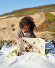 Load image into Gallery viewer, Bee Play House